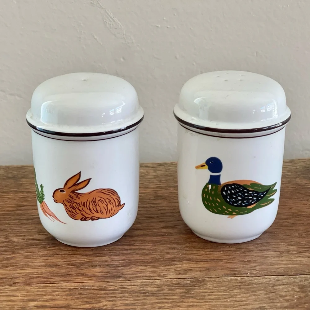 Villeroy Boch Laplau Naïf Salt & Pepper shakers